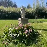 Chateau Philip 4* Saint-Genet-Lerpt