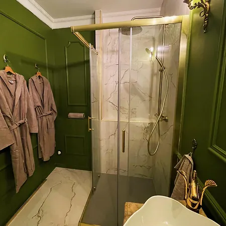 Chateau Philip Bed & Breakfast 4*