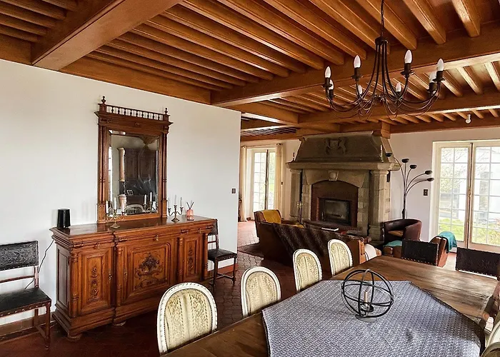 Chateau Philip 4* Saint-Genet-Lerpt